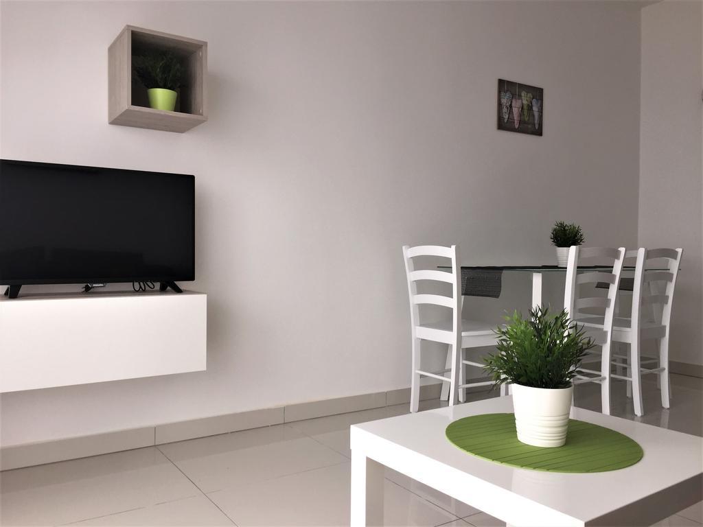 Apartmani Orhideja Rab Town Extérieur photo