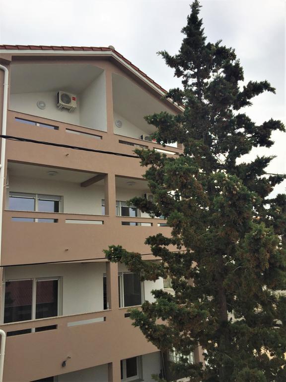 Apartmani Orhideja Rab Town Extérieur photo