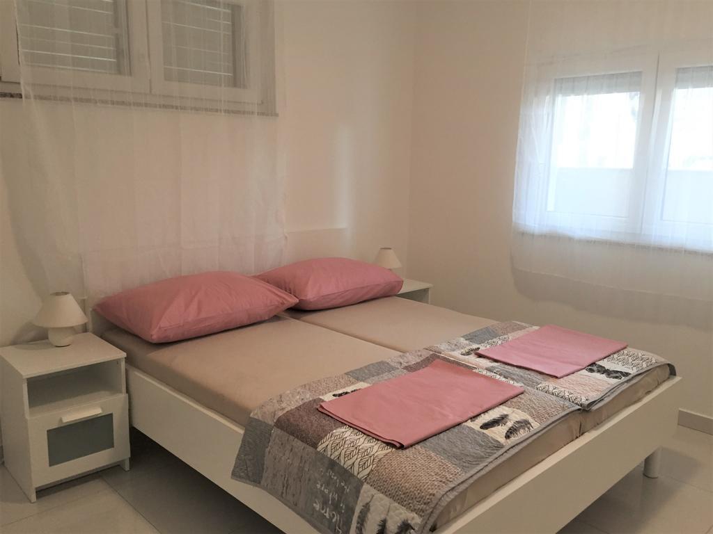 Apartmani Orhideja Rab Town Extérieur photo