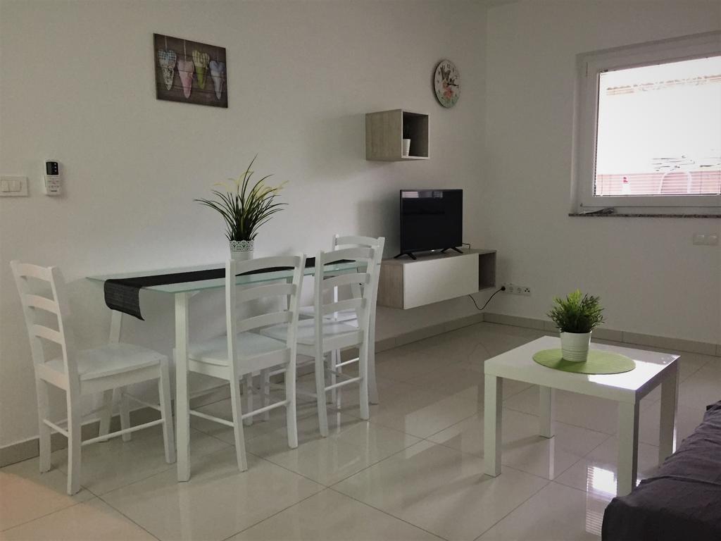 Apartmani Orhideja Rab Town Extérieur photo